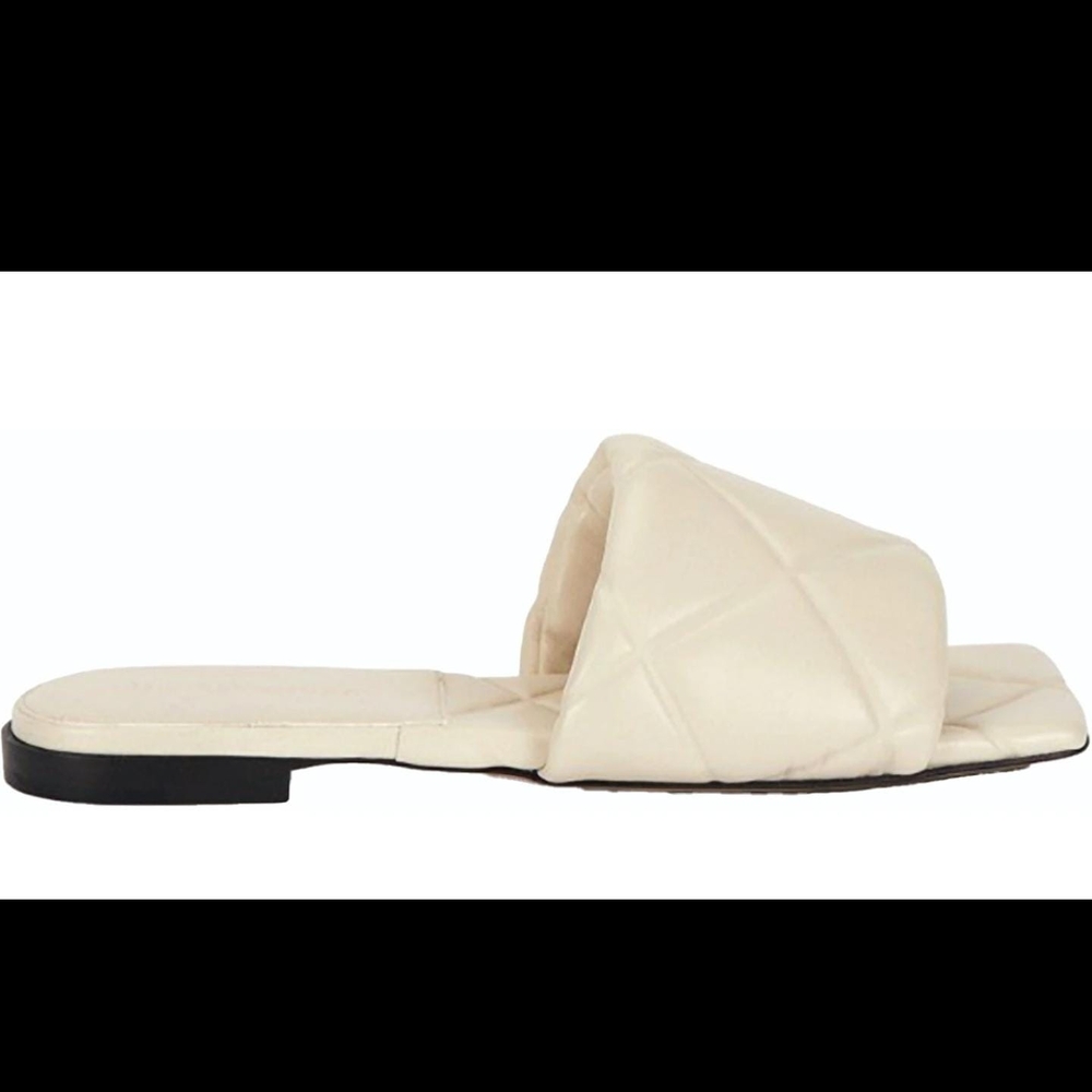 Bottega Veneta Ivory Quilted Sandals